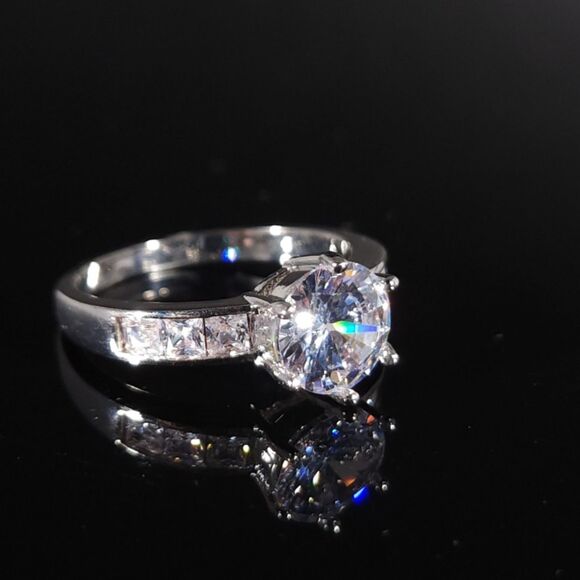 Simulated Diamond Ring Silvertone Size 8 - Picture 2 of 13